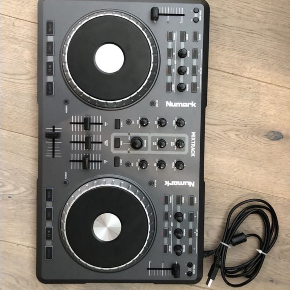 Numark Mixtrack